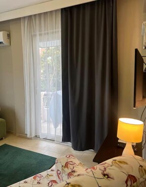 Deluxe Flat with Balcony 4 | Desk, laptop workspace, soundproofing, iron/ironing board - SOYDAN WORLD TRAVEL APART HOTEL (Antalya)