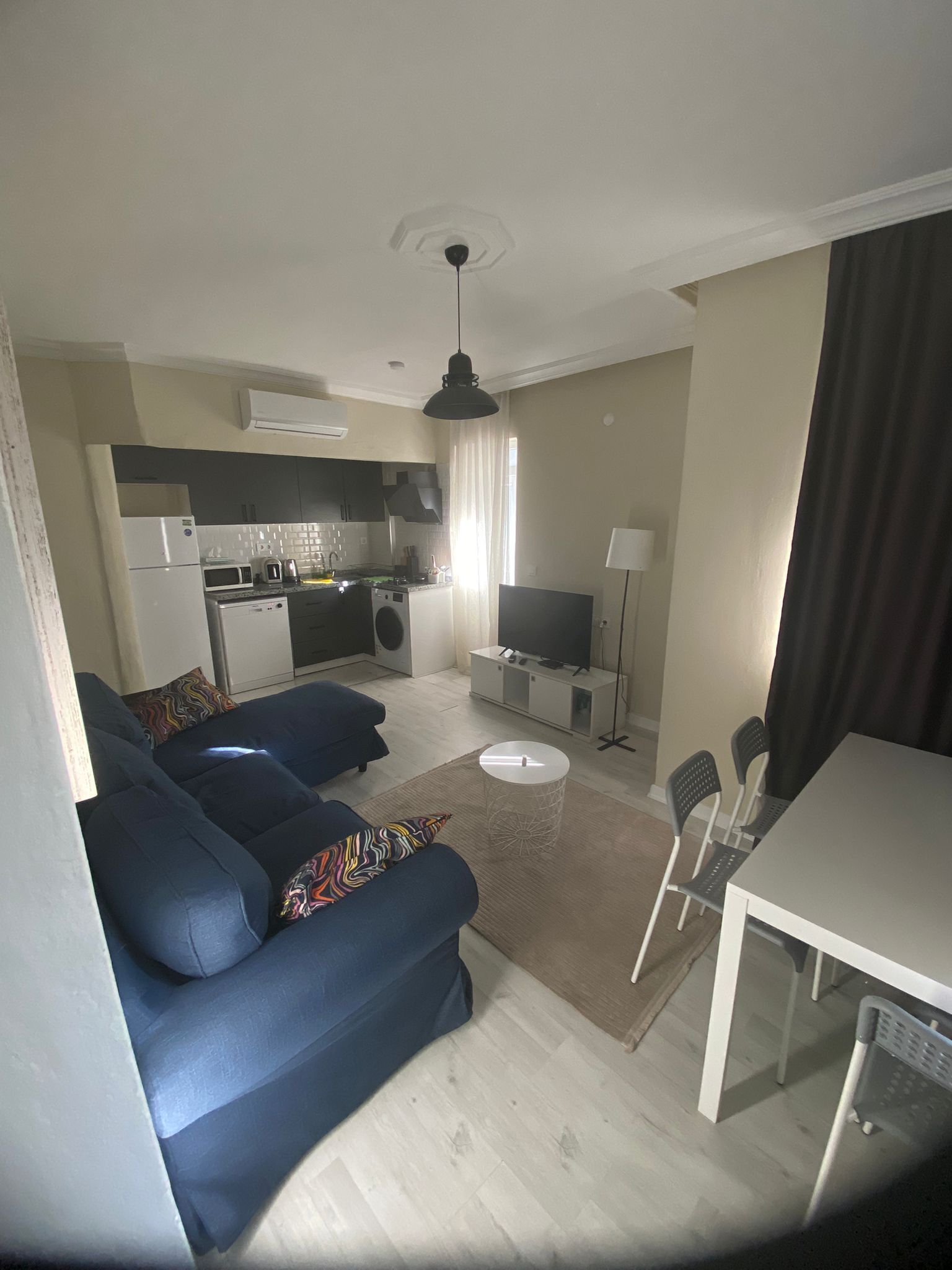 Deluxe Apartment, 1 Queen Bed with Sofa bed, Balcony | Living area