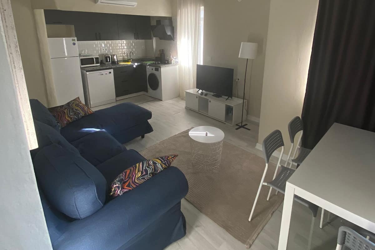 Deluxe Apartment, 1 Queen Bed with Sofa bed, Balcony | Living area