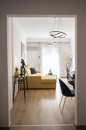 Apartment, 4 Bedrooms | Living area