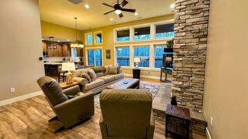 Smart TV, fireplace, offices