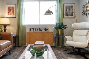 Interior - Urban-Eclectic Downtown Condo w Parking, sleeps 4 (Atlanta)