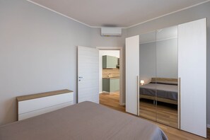 WiFi, bed sheets, wheelchair access - Sea View Apartment (Margherita di Savoia)