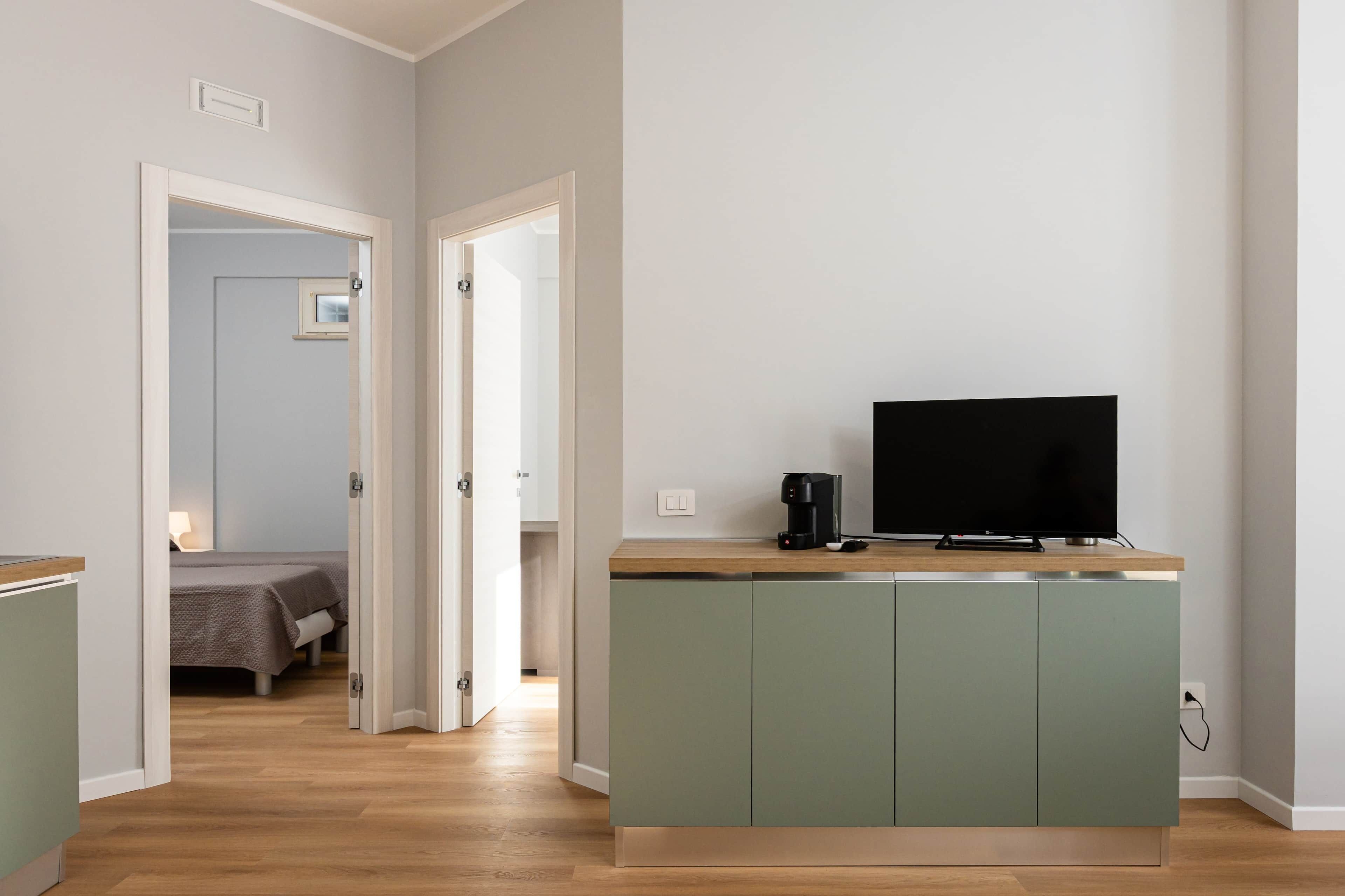 WiFi, bed sheets, wheelchair access