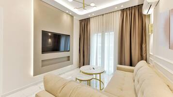 Apartment, 3 Bedrooms | Living area