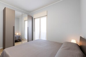 WiFi, bed sheets, wheelchair access - Sea View Apartment (Margherita di Savoia)