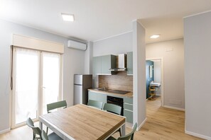 Dining - Street View Apartment (Margherita di Savoia)