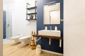 Hair dryer, towels - Salina View Suite - Sea View (Margherita di Savoia)