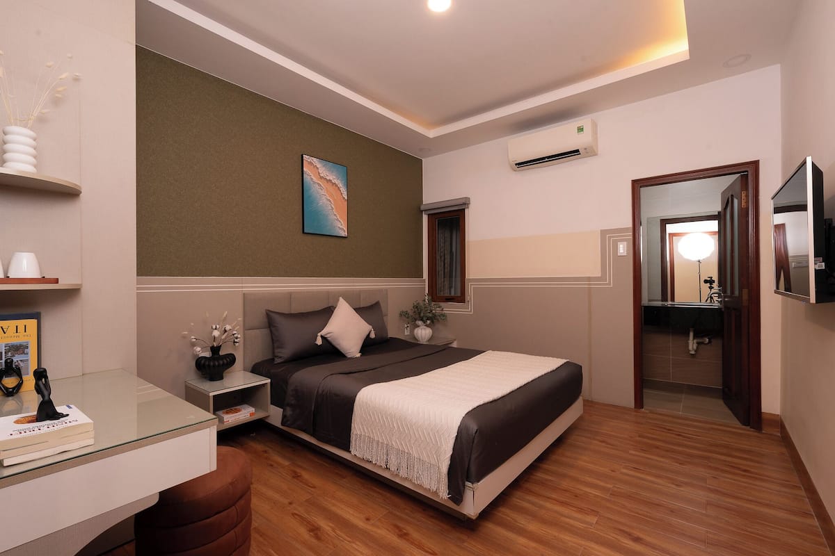 Superior-Zimmer | Laptopgeeigneter Arbeitsplatz, kostenloses WLAN