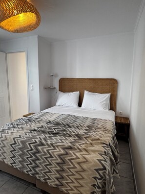 In-room safe, soundproofing, free WiFi