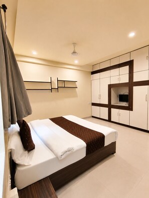 Deluxe Triple Room | Free WiFi - Hotel Shreenathji Inn (Udaipur)