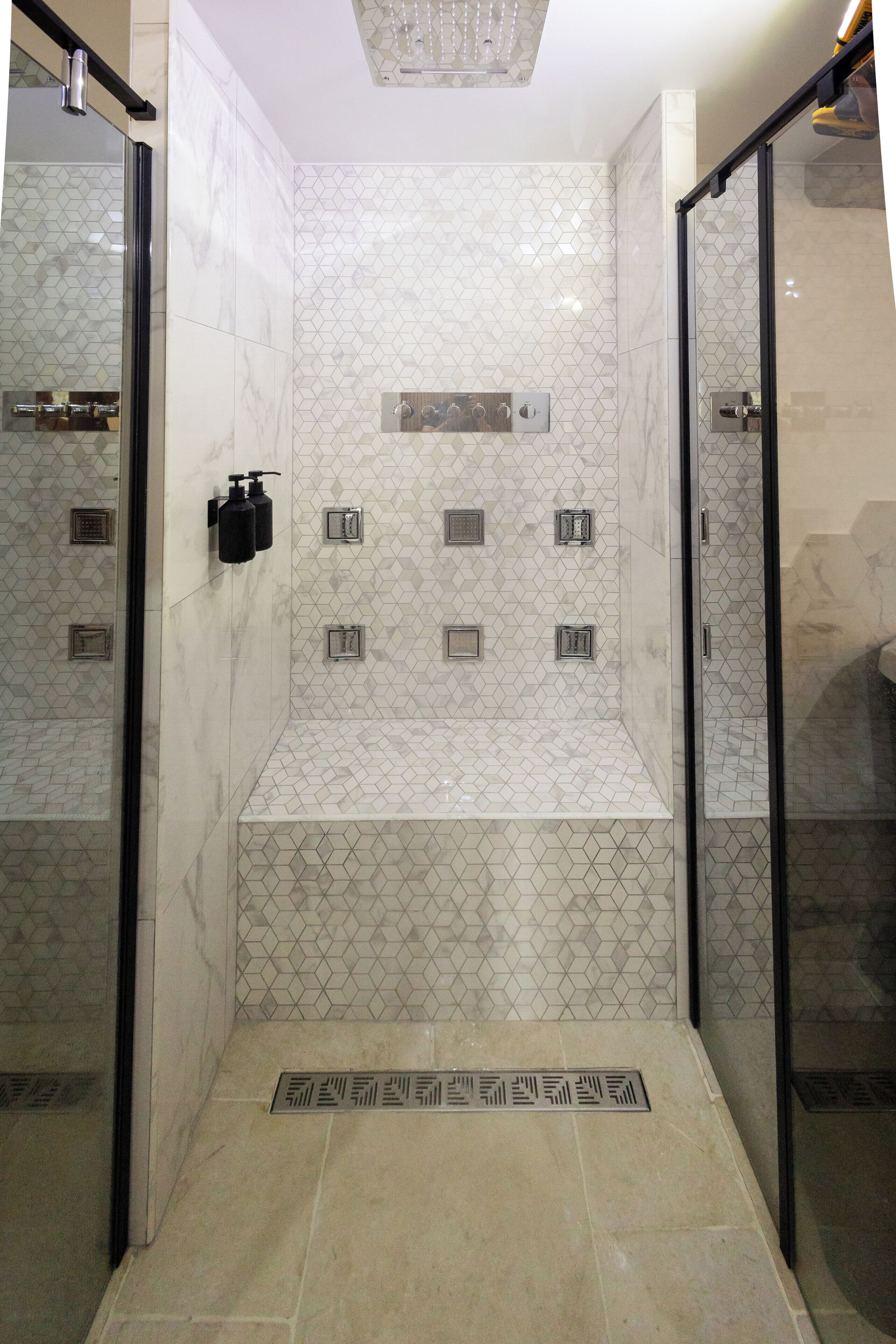 Jetted tub, hair dryer, towels, soap