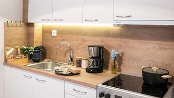 Apartment, 3 Bedrooms | Private kitchen