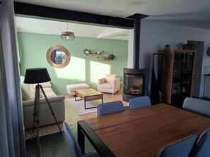 Fernseher, Kamin