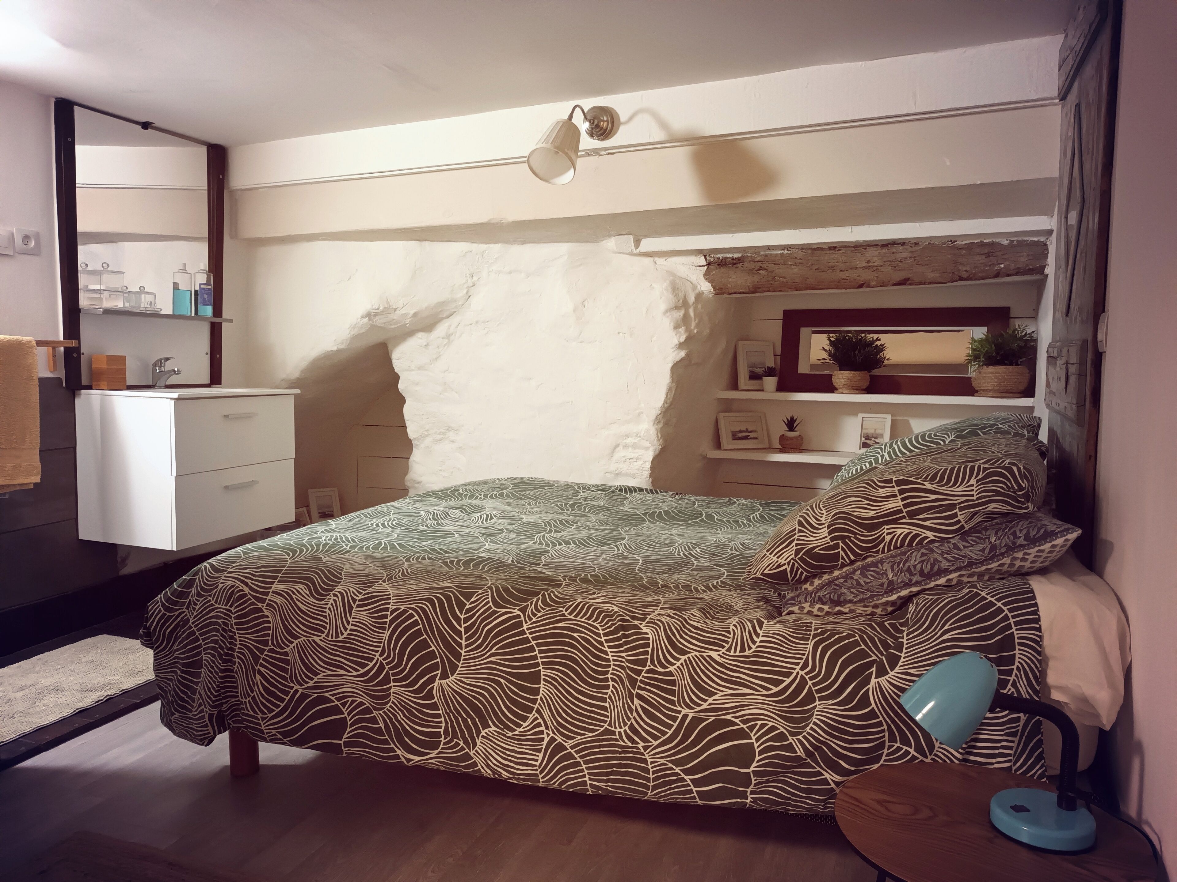 1 chambre, fer et planche à repasser, Wi-Fi, draps fournis