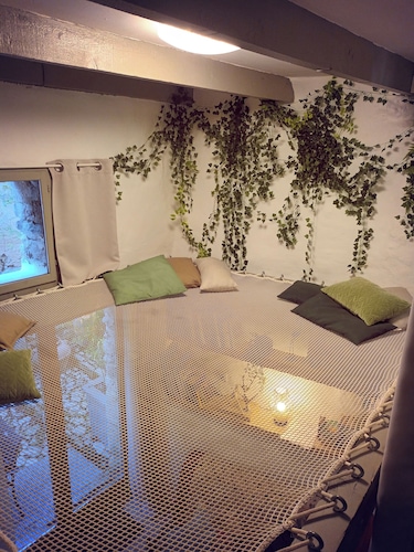 Charming studio, suspended time, pets welcome