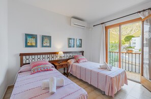 3 chambres, fer et planche à repasser, accès au Wi-Fi (inclus)