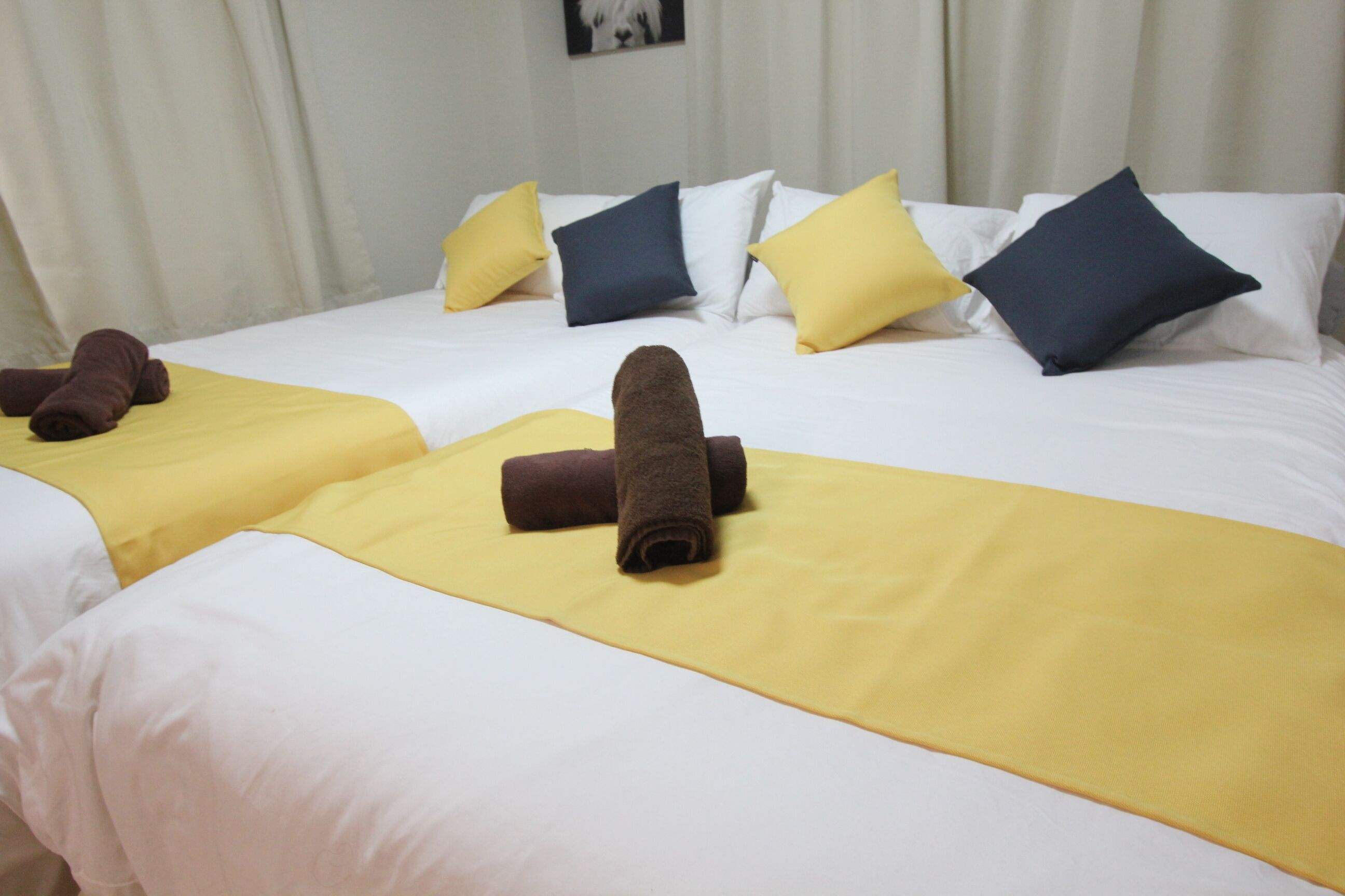 1 bedroom, bed sheets