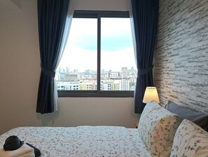 Iron/ironing board, Internet, bed sheets, wheelchair access