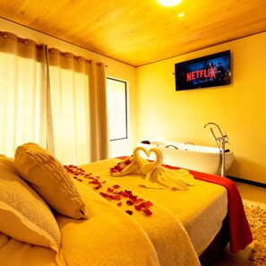 Spa - Romantic double room with a view, hot tub, and breakfast. (Campos do Jordão)
