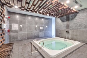 Interior - The Atmos by RivetStays – 2BR Downtown Toronto, Sleeps 6 (Toronto)