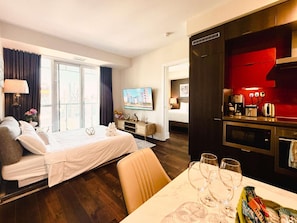 2 chambres, fer et planche à repasser, Wi-Fi, draps fournis