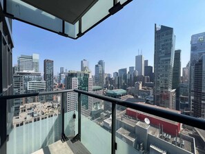 Property grounds - RivetStays | The Atmos City 2 Suite – 1 Bedroom Condo (Toronto)