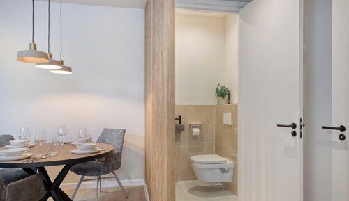 HanzeBnB - The Luxury Apartment