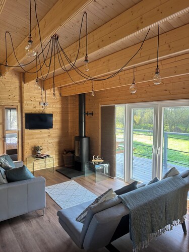 3 Bedroom 2 Bath Chalet in peaceful countryside location close to Exeter