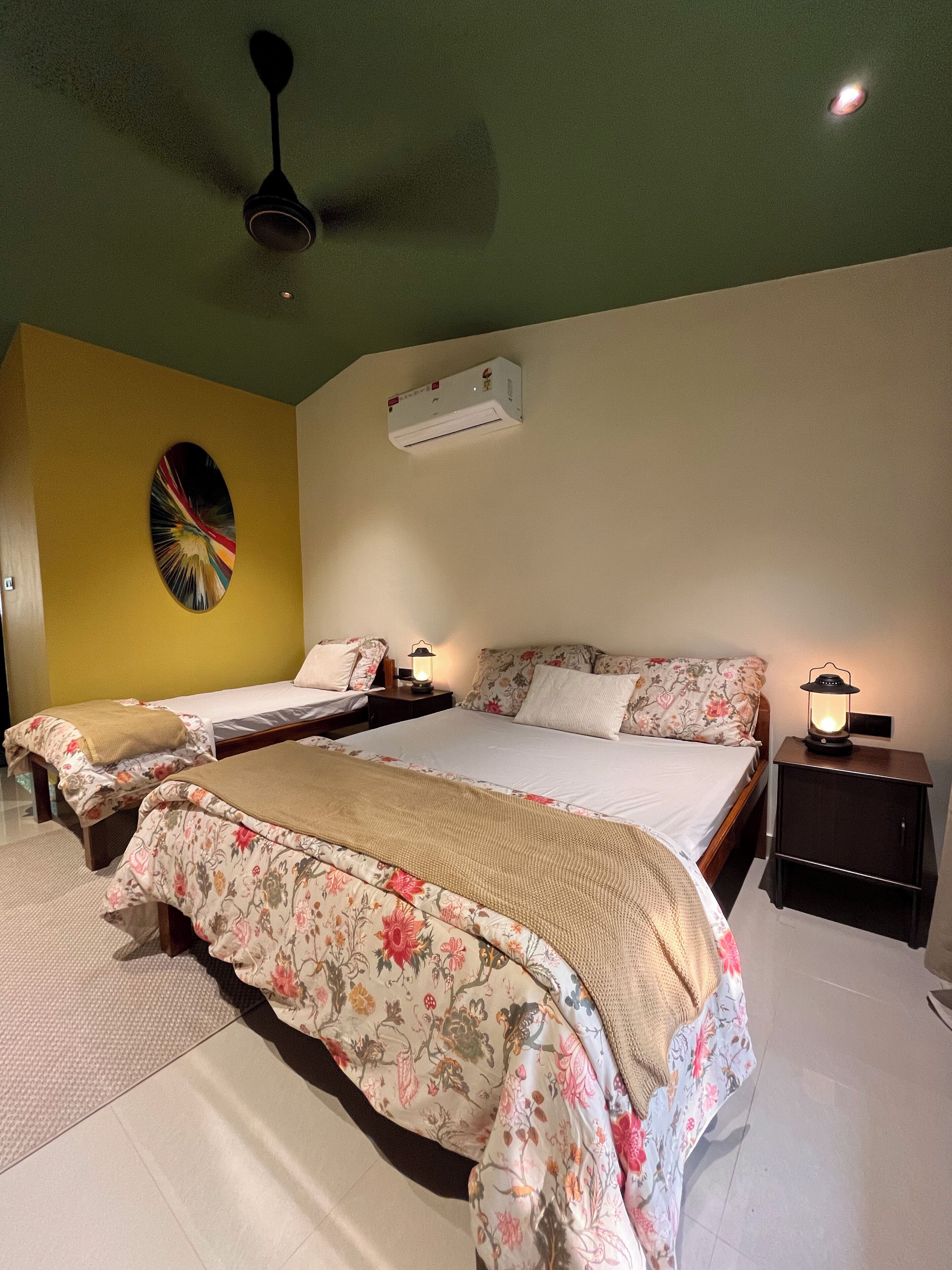 Design-Zimmer | Schreibtisch, laptopgeeigneter Arbeitsplatz, kostenloses WLAN