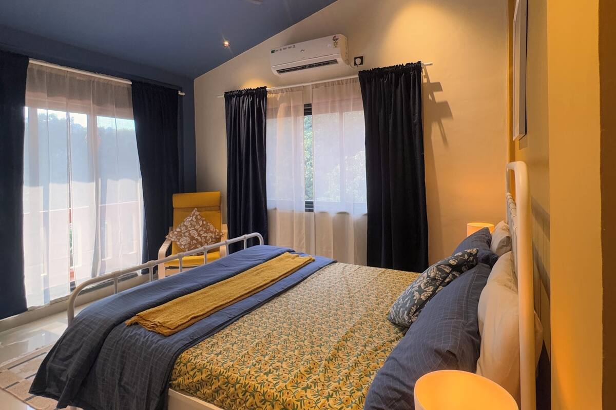 Deluxe Double Room, City View | Desk, laptop workspace, free WiFi