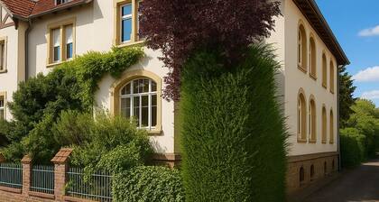 Villa flair meets city proximity