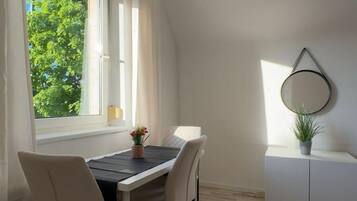 Basic Apartment | Iron/ironing board