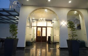 واجهة المنشأة