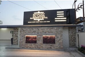 숙박 시설 정면