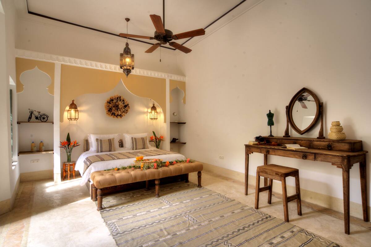 In-room safe, soundproofing, free WiFi