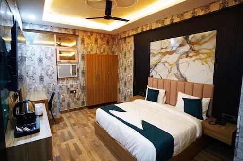 Classic Double Room, City View