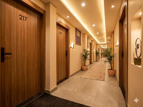 Hallway - Hotel NS Near Delhi Airport (New Delhi)