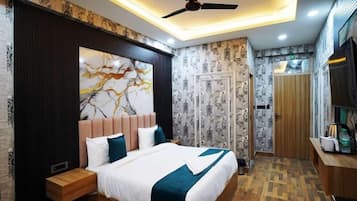 Classic Double Room, City View | Desk, laptop workspace, iron/ironing board, free WiFi