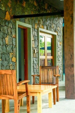 Outdoor dining - Doola River Edge (Udawalawa)