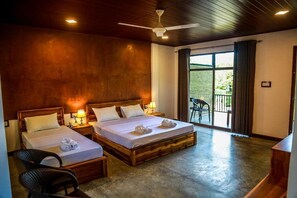 خزنة داخل الغرفة ومكواة/لوح كي وواي فاي مجانًا