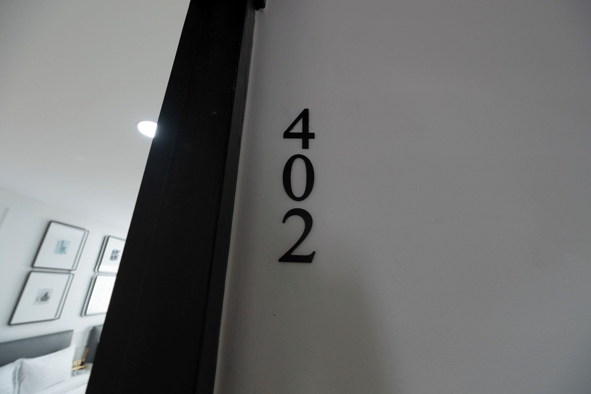 豪華四人房, 2 張加大雙人床, 非吸煙房 | 書桌、熨斗/熨衣板、免費無線上網