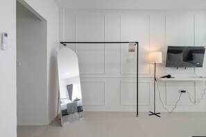 Phòng 4 Deluxe, 2 giường cỡ queen, không hút thuốc | Bàn, bàn ủi/dụng cụ ủi quần áo, truy cập Internet không dây miễn phí 