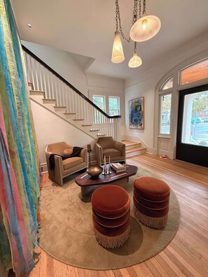Interior - Savannahs Most Beautiful Designer Home (Savannah)