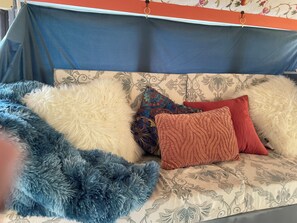 Interior -  Boho schoolie in the Piney Woods! (Rusk)