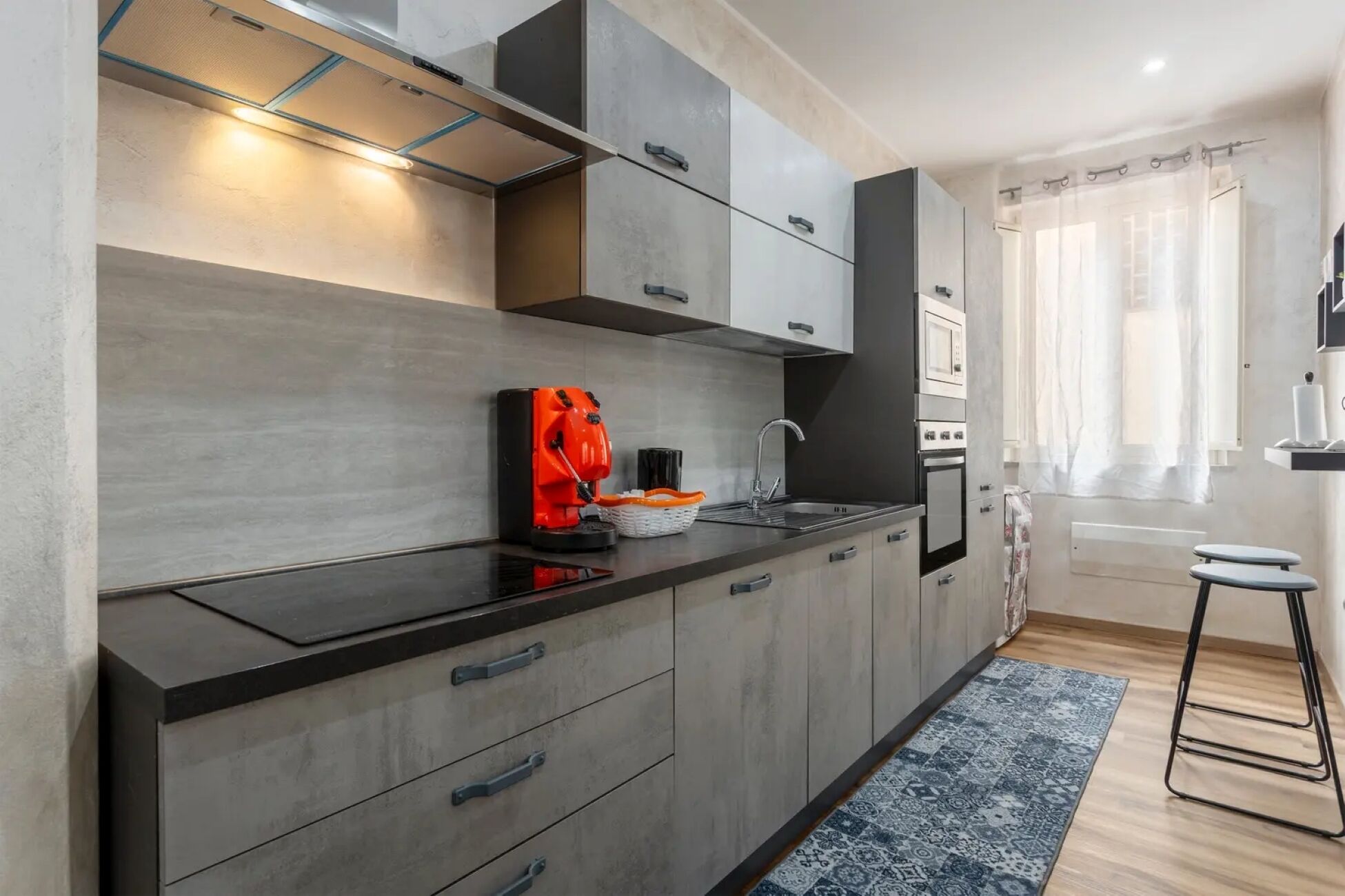 Familienapartment, Balkon, Stadtblick | Eigene Küche | Kühlschrank, Mikrowelle, Ofen, Espressomaschine