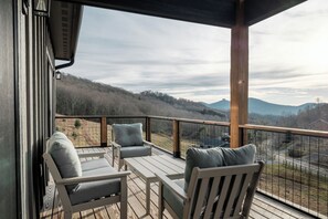 Terrace/patio - Luxe | 3 King Suites | Hot Tub | Views | Oak (Banner Elk)
