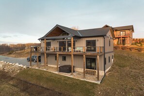 Exterior - Luxe | 3 King Suites | Hot Tub | Views | Oak (Banner Elk)