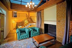 Interior - Whispering Pines (Ootacamund)