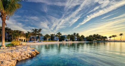 Oceanfront 4BR Villa | Resort Access + Bunks